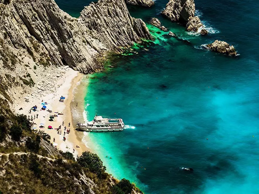 Immagine 39 di Villa in vendita  in Coppo a Sirolo