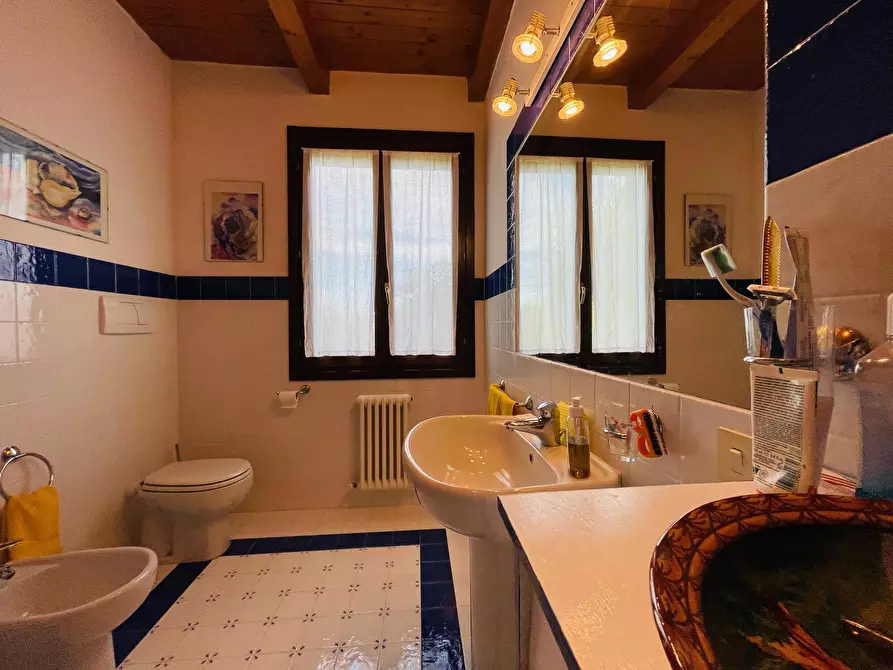 Immagine 38 di Rustico / casale in vendita  in morrovalle a Morrovalle