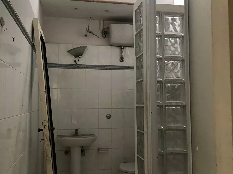 Immagine 11 di Bilocale in vendita  in Via Martiri della resistenza a Ancona