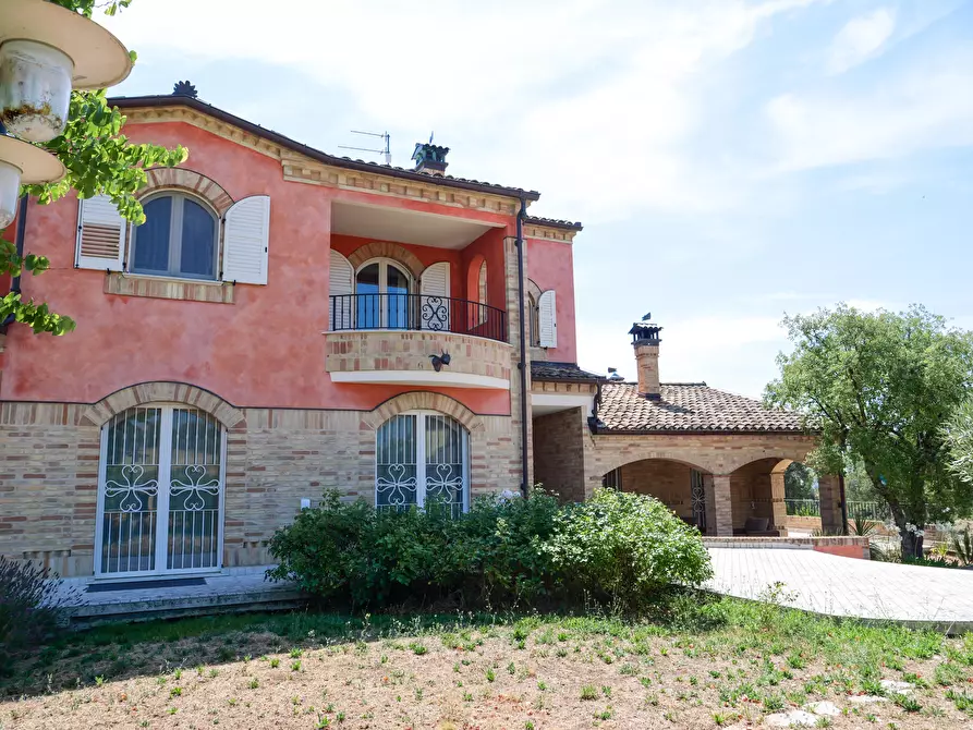 Immagine 46 di Villa in vendita  in Via Passarini a Recanati