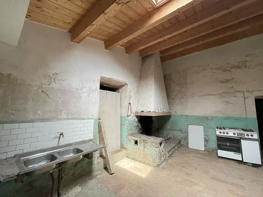 Immagine 2 di Rustico / casale in vendita  in Offagna a Ancona