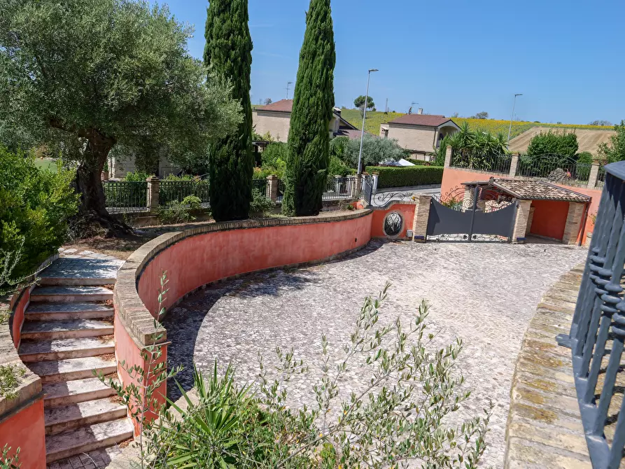 Immagine 37 di Villa in vendita  in Via Passarini a Recanati