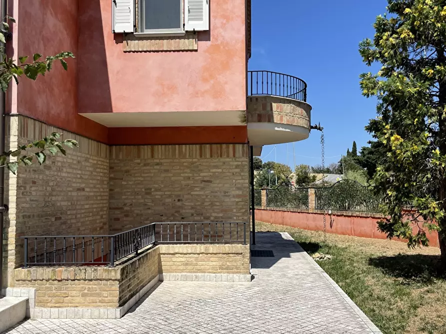 Immagine 9 di Villa in vendita  in Via Passarini a Recanati