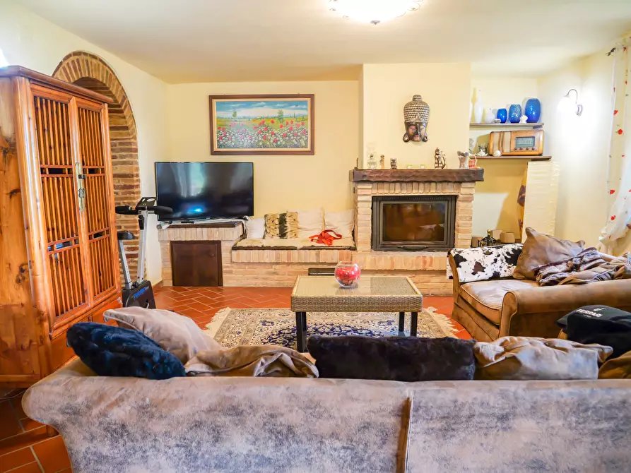 Immagine 52 di Villa in vendita  in VIA CHIARAVALLESE a Osimo