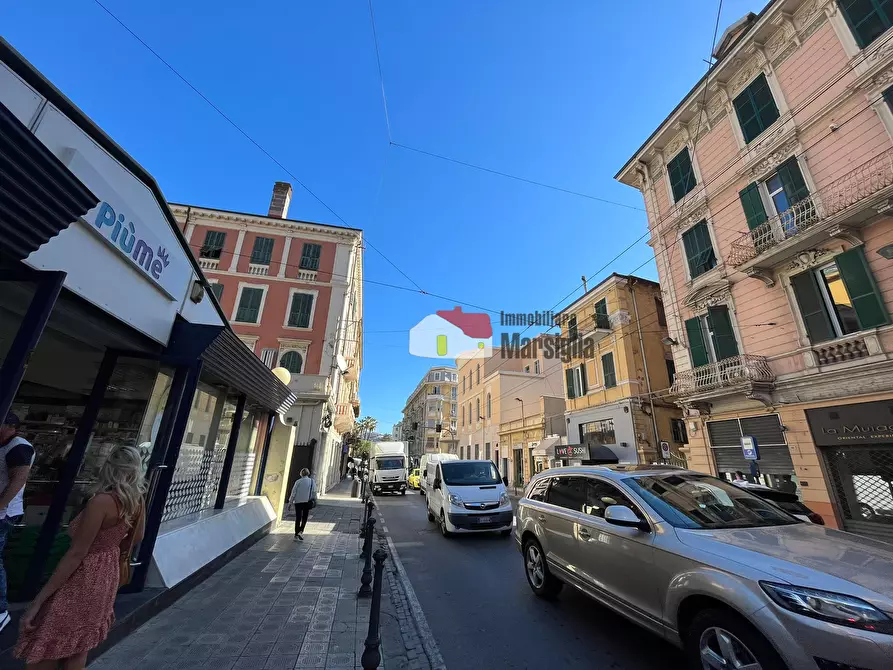 Immagine 4 di Locale commerciale in vendita  in Via Volturno a San Remo