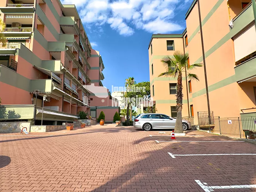 Immagine 24 di Bilocale in vendita  in Salita Grand Albergo 6 a San Remo
