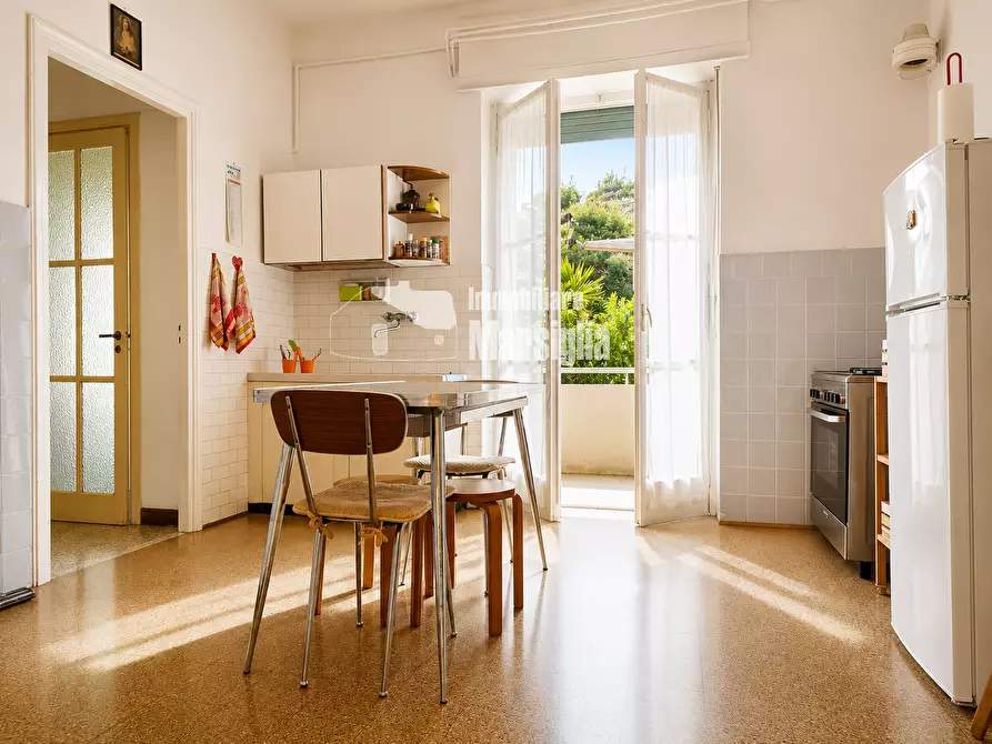 Immagine 6 di Quadrilocale in vendita  in Corso degli Inglesi 700 a San Remo