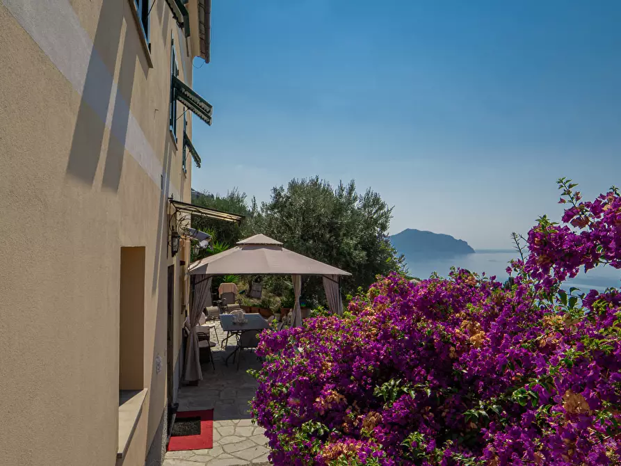 Immagine 1 di Villa in vendita  in Sant'Ilario a Genova