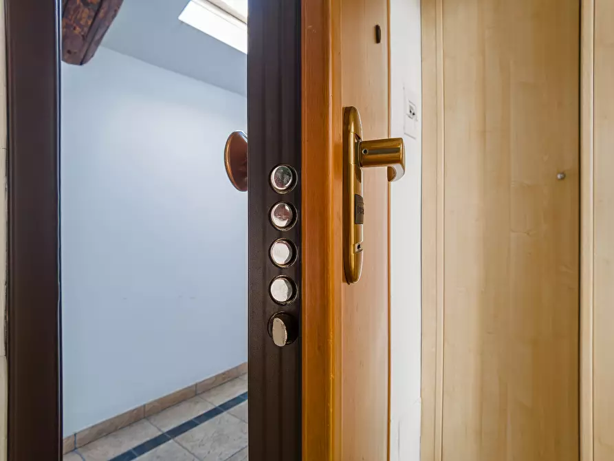 Immagine 18 di Bilocale in vendita  in Via Moretta a Torino