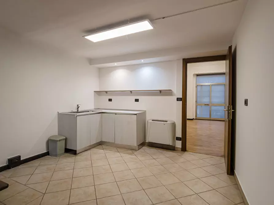 Immagine 7 di Ufficio in vendita  in Via Santa Chiara a Torino