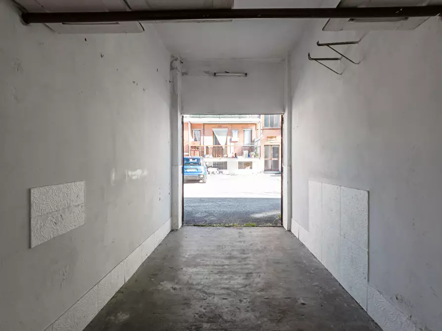Immagine 3 di Garage in vendita  in Via Giorgio Bellono 10 a Torino