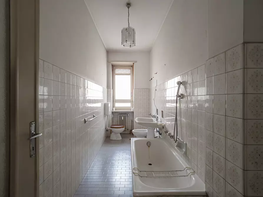 Immagine 22 di Quadrilocale in vendita  in Via Fratelli Carando a Torino