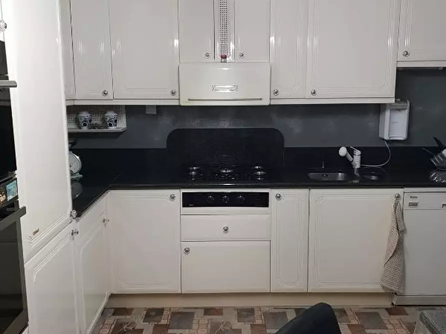 Immagine 6 di Appartamento in vendita  a Livorno