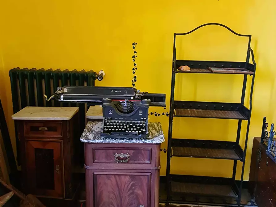 Immagine 13 di Appartamento in vendita  a Livorno