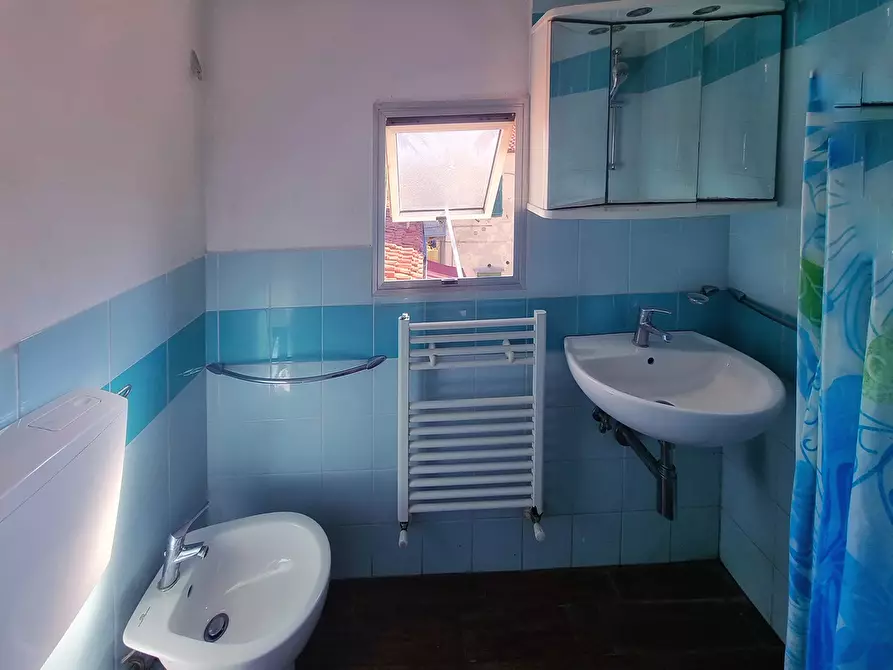 Immagine 5 di Appartamento in vendita  a Livorno