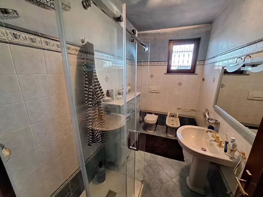 Immagine 33 di Villa in vendita  a Caresanablot