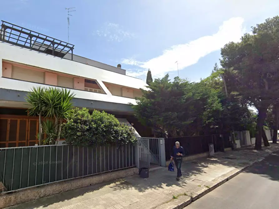 Immagine 41 di Pentalocale in vendita  in Via Giovanni Gentile 3030 a Lecce