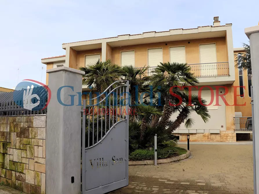 Immagine 1 di Villa in vendita  in Via Santo Giuseppe 1a a Squinzano