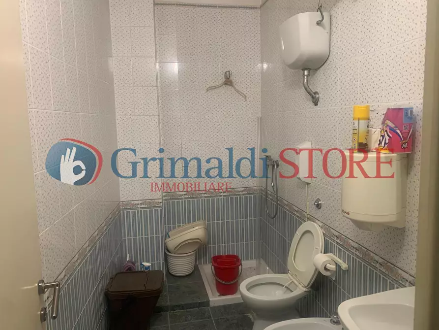 Immagine 11 di Locale commerciale in vendita  in Via Pacinotti 19 a Campi Salentina