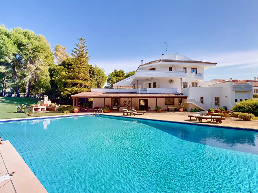 Immagine 1 di Villa in vendita  in Via Venosa 5 a Lecce