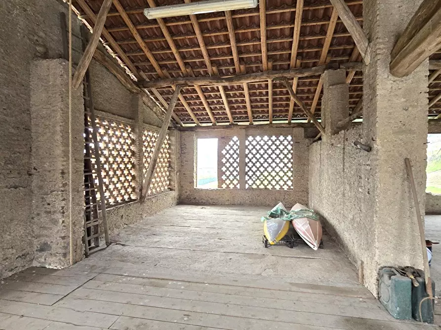Immagine 24 di Rustico / casale in vendita  in Via C. Battisti 4 a Merone