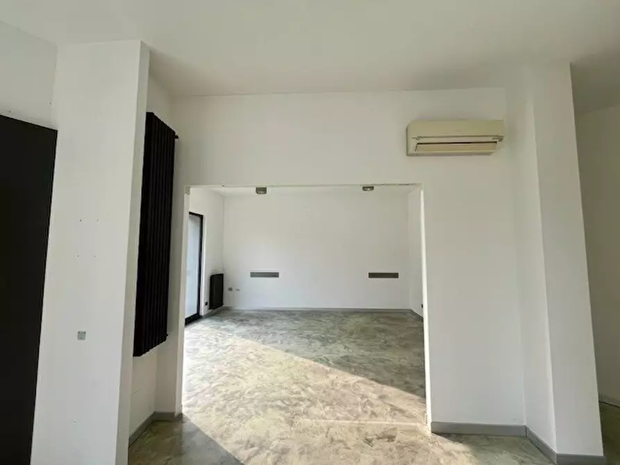 Immagine 6 di Locale commerciale in affitto  in Via Dante Alighieri 26 a Lurago D'erba