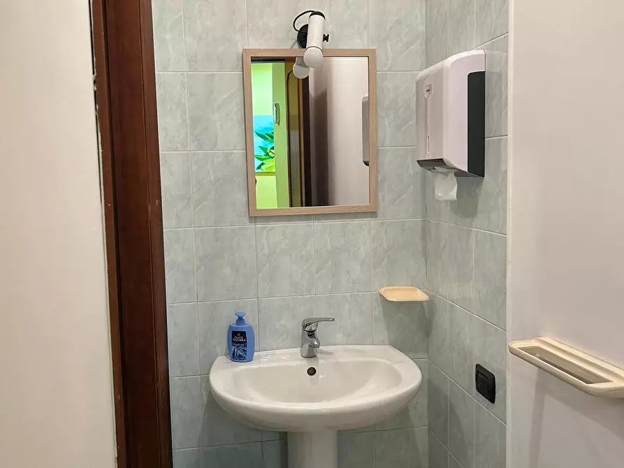 Immagine 7 di Quadrilocale in vendita  in Via Imperatore Adriano 11 a Lecce