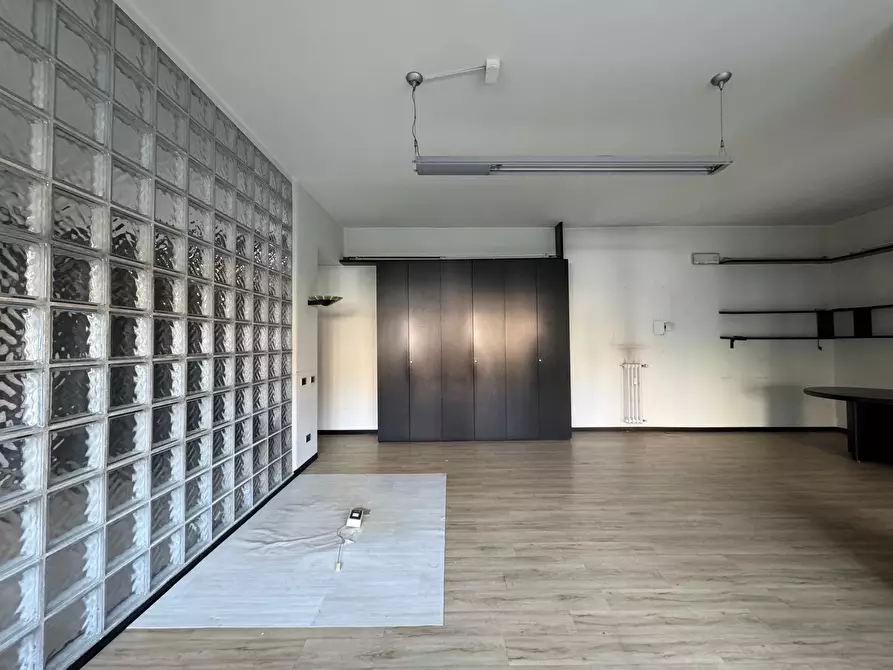 Immagine 6 di Ufficio in vendita  in Viale Paolo Onorato Vigliani 13 a Milano