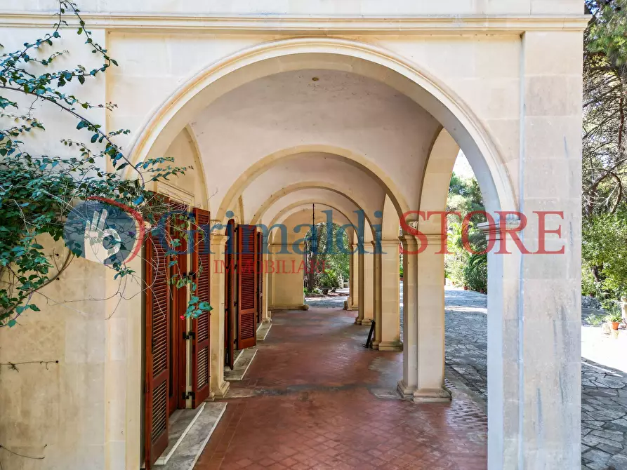 Immagine 8 di Villa in vendita  in Via Vecchia Carmiano a Lecce