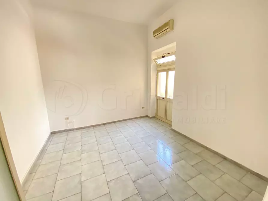 Immagine 3 di Locale commerciale in affitto  a Sant'antimo