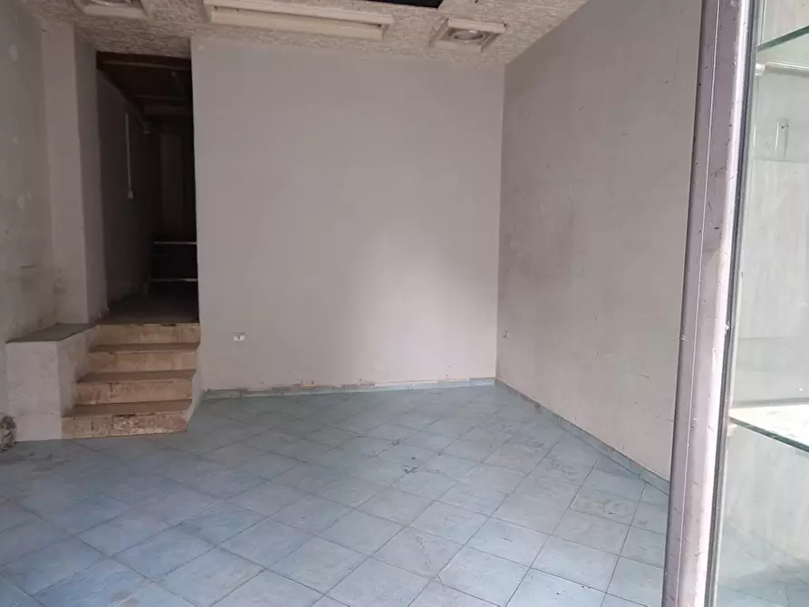 Immagine 4 di Locale commerciale in affitto  in Corso Cavour 169 a Messina