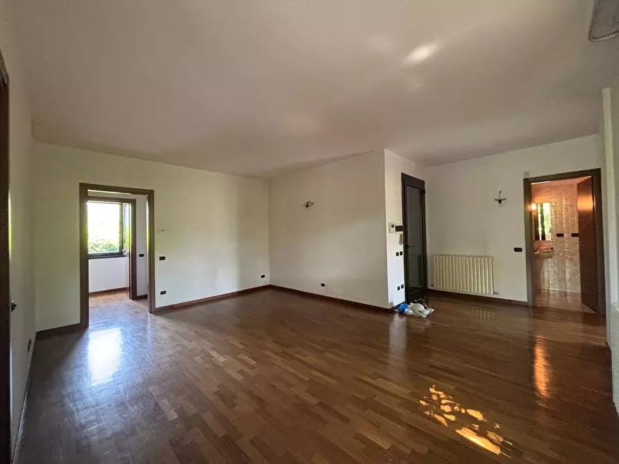 Immagine 6 di Trilocale in vendita  in Via Giovane Italia a Como