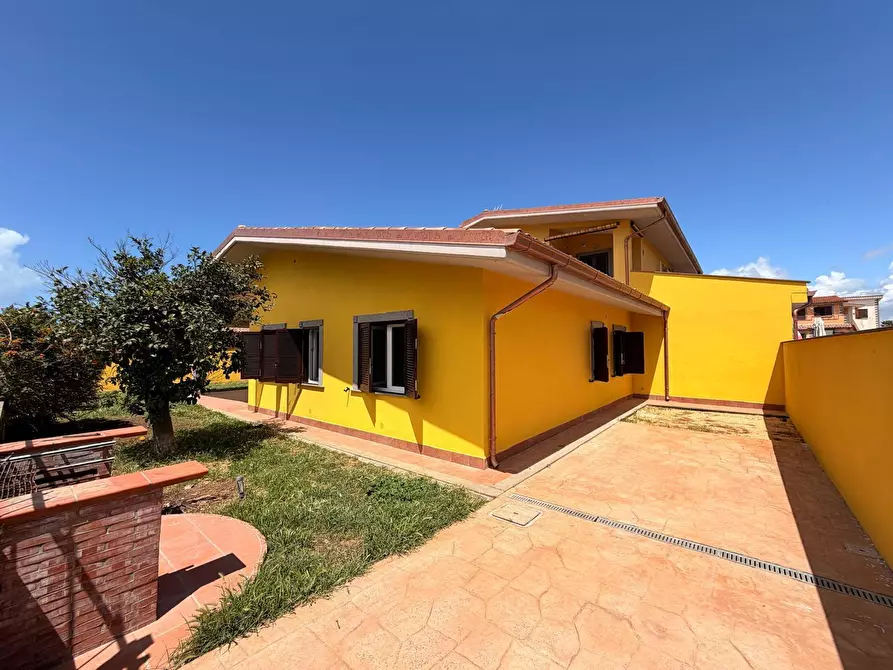 Immagine 12 di Casa bifamiliare in vendita  in via degli Abeti 6 a Anzio