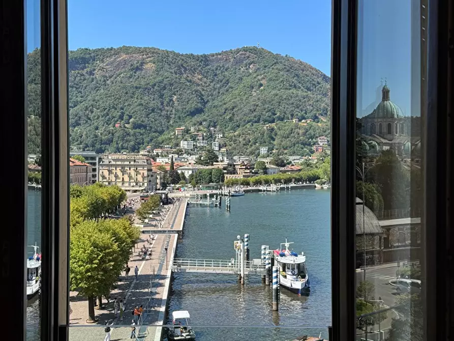 Immagine 1 di Trilocale in affitto  in Piazza De Orchi 1 a Como