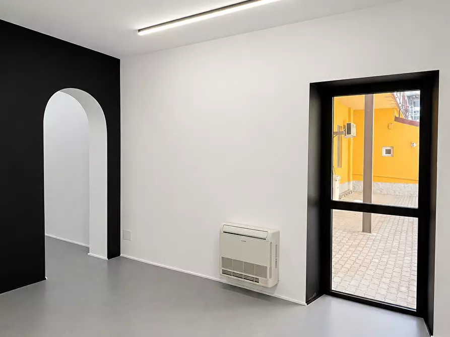 Immagine 9 di Showroom in vendita  in Via Giovanni Antonio Amadeo 85 a Milano