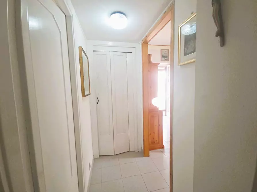 Immagine 15 di Quadrilocale in vendita  in Via dei Delfini 102 a Ardea