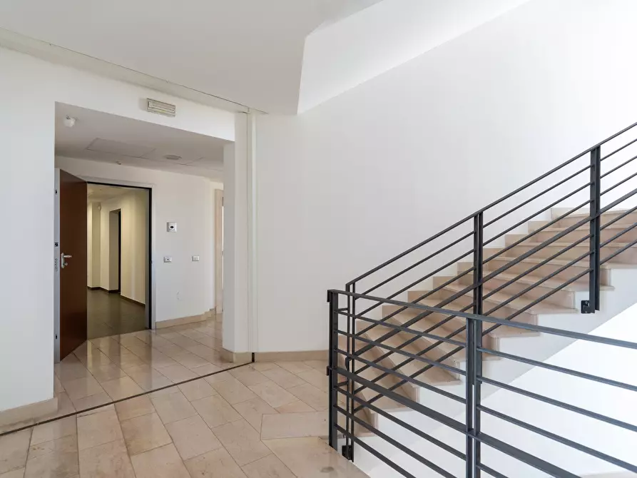 Immagine 38 di Ufficio in vendita  in Via Colonnello Archimede Costadura 2C a Lecce