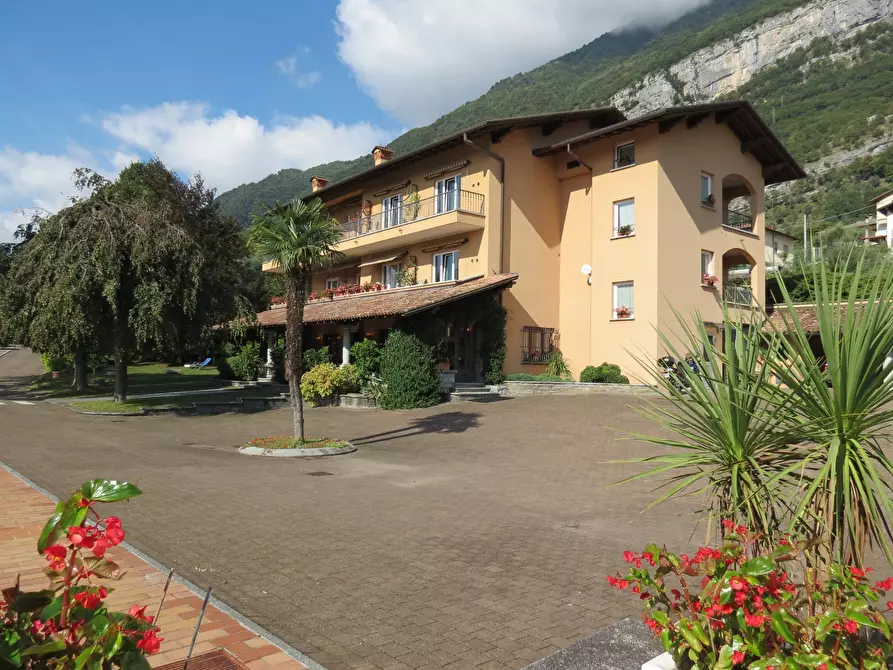 Immagine 1 di Albergo/B&B/Residence in vendita  a Tremezzina