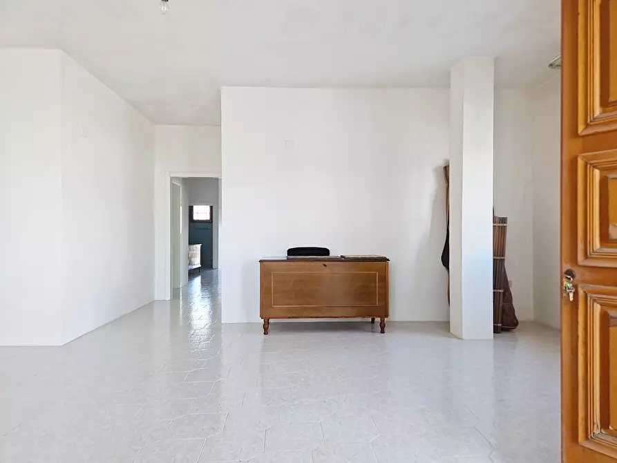 Immagine 6 di Pentalocale in vendita  in Via Fogazzaro Antonio 4 a Erchie