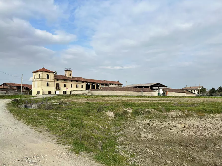 Immagine 2 di Palazzo in vendita  in Strada Provinciale ex Strada Statale 596 dei Cairo 14 a Vinzaglio