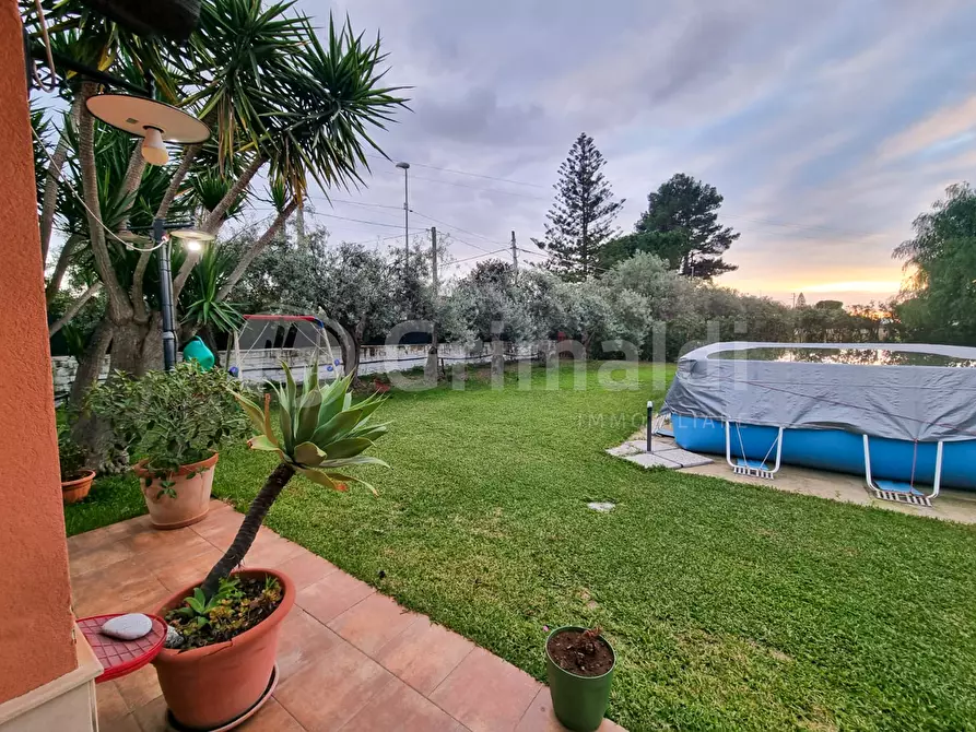 Immagine 3 di Villa in vendita  in Via delle Muse 39 a Siracusa