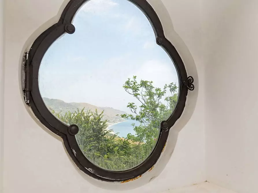Immagine 12 di Appartamento in vendita  in Via Fontana Vecchia 5 a Taormina