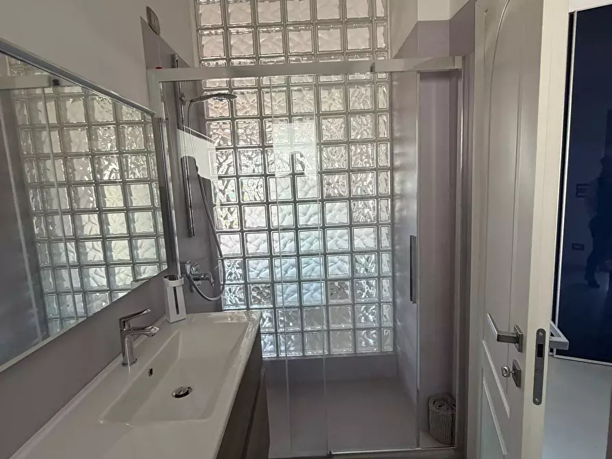 Immagine 2 di Appartamento in vendita  in Via Francesco Menzio a Roma