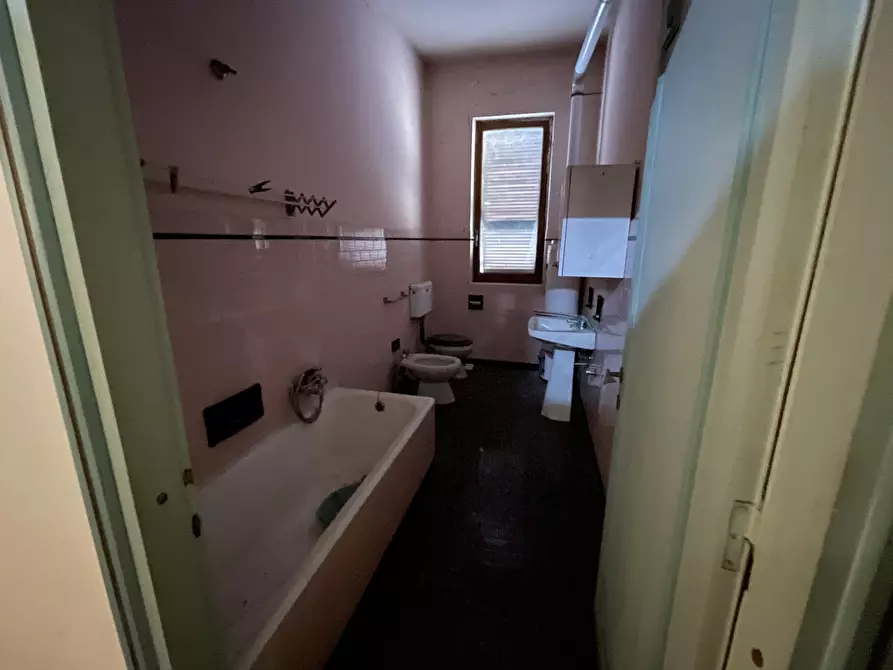 Immagine 5 di Rustico / casale in vendita  in Via Roma 4343 a Fara Novarese