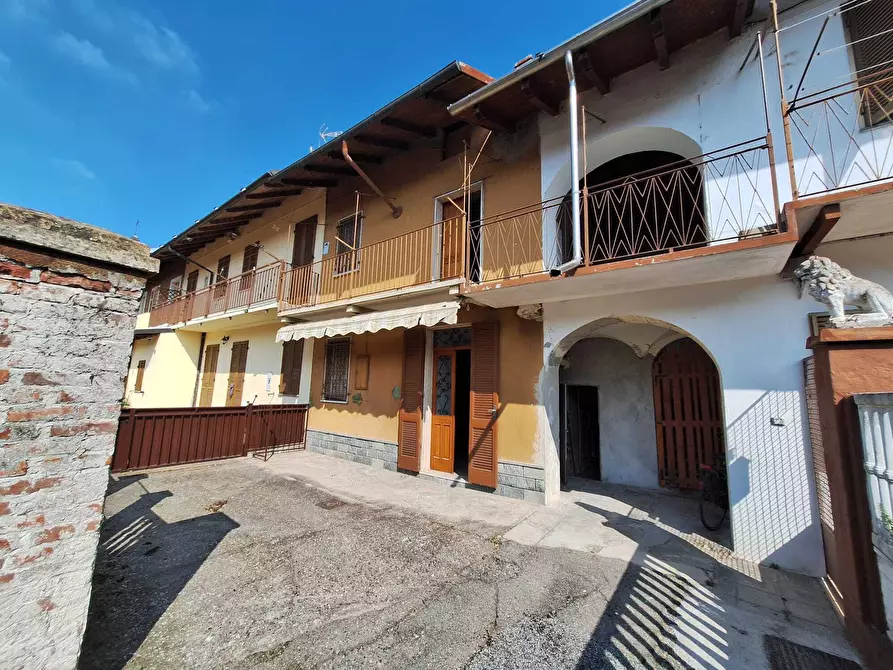 Immagine 1 di Casa indipendente in vendita  in Via Vittorio Veneto 5 a Prarolo
