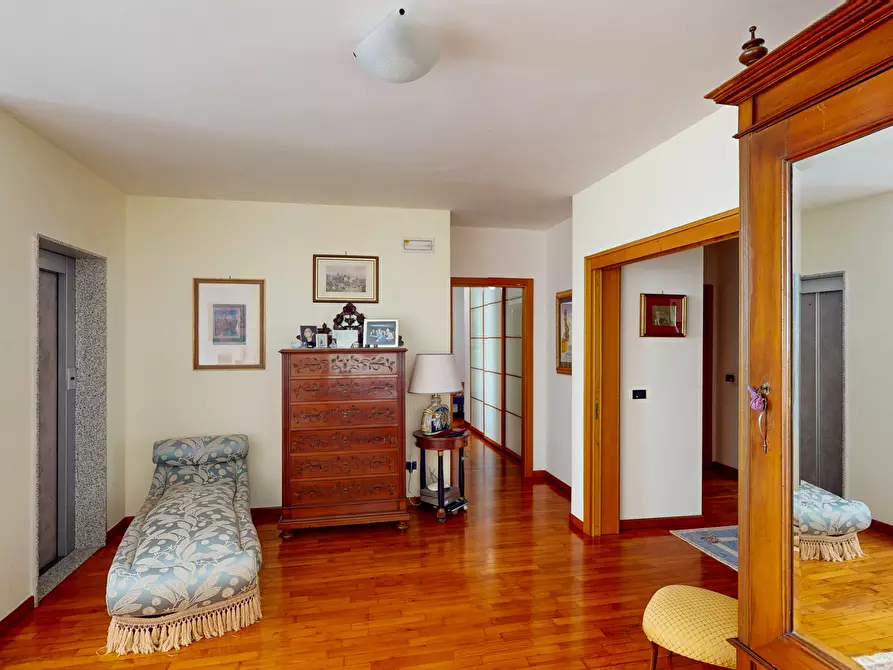 Immagine 58 di Villa in vendita  in Via Venosa 5 a Lecce