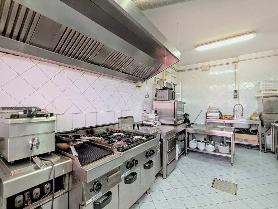 Immagine 18 di Bar / Ristorante in vendita  in Via Caprioli 2 a Nettuno