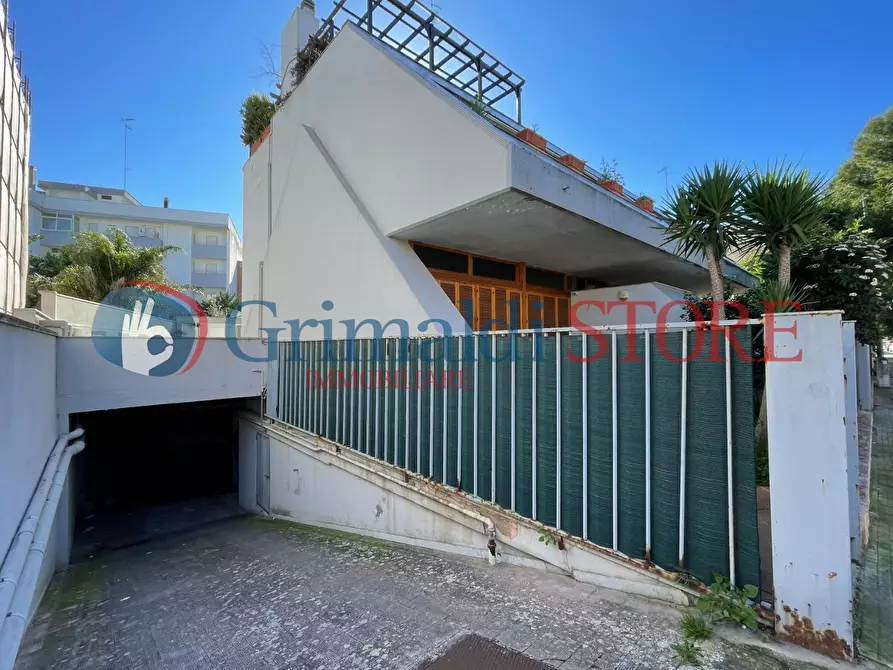 Immagine 42 di Pentalocale in vendita  in Via Giovanni Gentile 3030 a Lecce