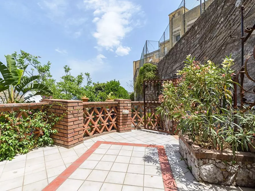 Immagine 6 di Appartamento in vendita  in Via Fontana Vecchia 5 a Taormina