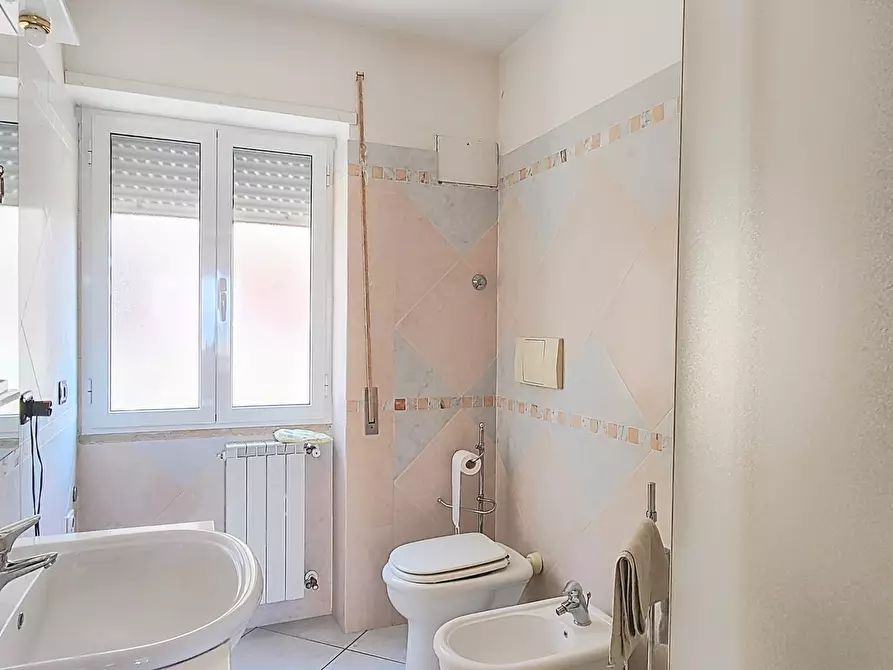 Immagine 18 di Trilocale in vendita  in Viale Giacomo Matteotti 153 a Nettuno